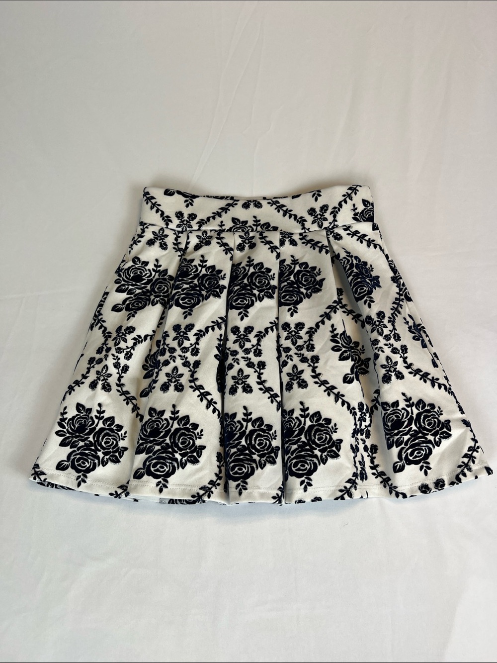 Beautees Girls White Blue velvet glitter rose Stretch Pull-On Skirt Size 10 EUC